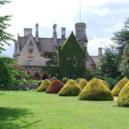 Manor By The Lake Cheltenham Exterior foto